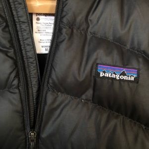 Women’s black Patagonia puffer jacket